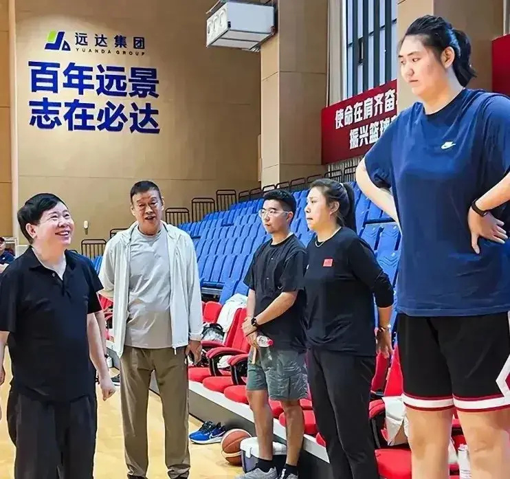 sdwAA, 乐部凭借雄