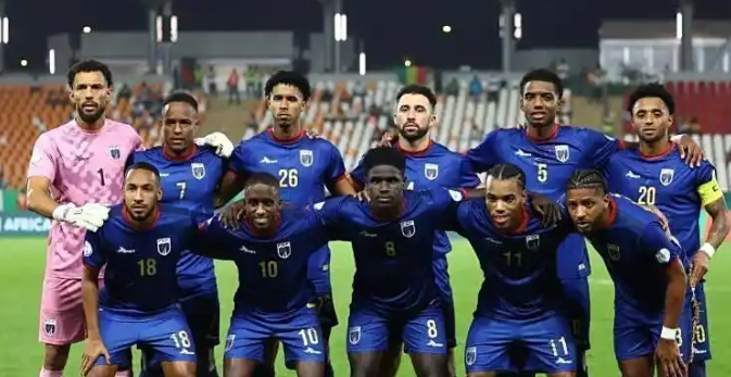 非洲球队, 冲入球场, 球的魅力 非洲球队, 冲入球场, 球的魅力