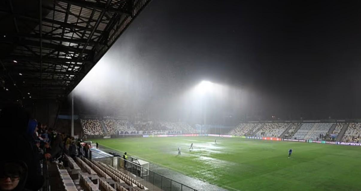 积水迅速蔓, 弗鲁克破门 积水迅速蔓, 弗鲁克破门